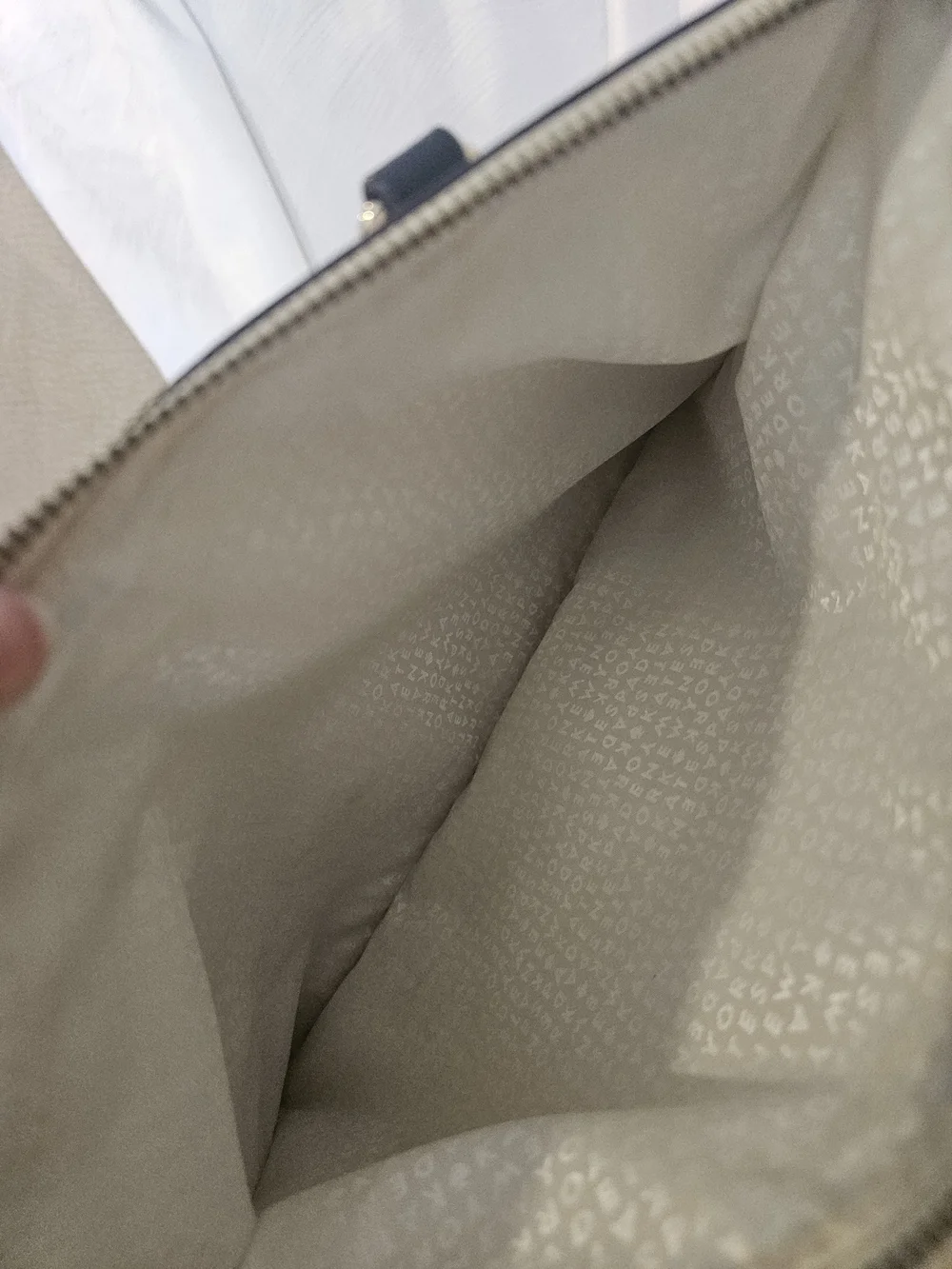 kate spade Laurel Way Leighann Cream Leather Tote with Black Handles